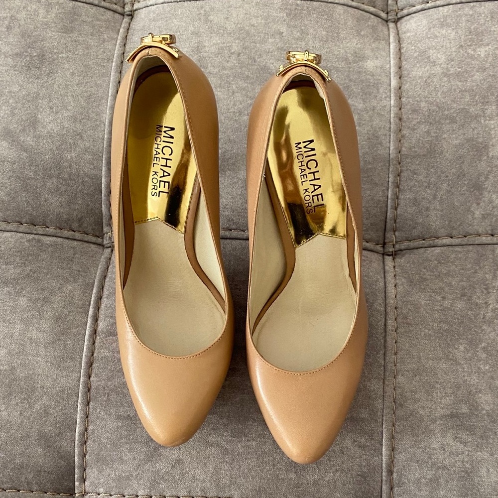Michael Kors Tan/Beige Leather Platform Pumps